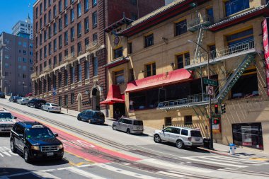 San Francisco şehir merkezi, güneşli bir günde tipik bir bina. Kaliforniya, Usa