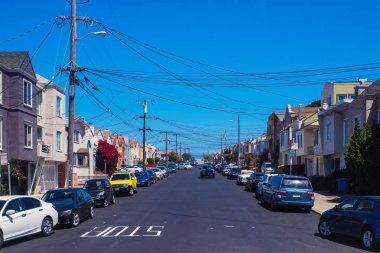 San Francisco şehir merkezi, güneşli bir günde tipik bir bina. Kaliforniya, Usa