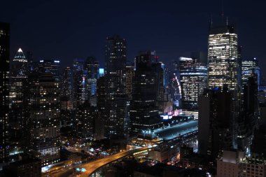 gece şehir manzarası