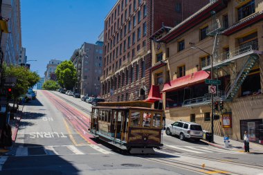 San Francisco şehir merkezi, güneşli bir günde tipik bir bina. Kaliforniya, Usa