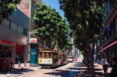 San Francisco şehir merkezi, güneşli bir günde tipik bir bina. Kaliforniya, Usa