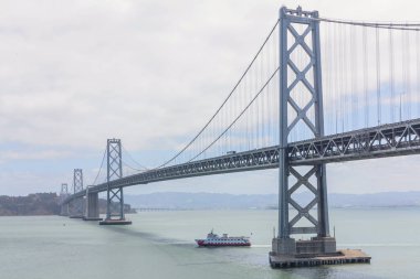 Çok güzel bir köprü görünümü 