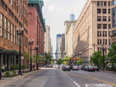 Chicago, Illinois - 19 Mayıs 2018: Chicago şehir merkezi manzaralı insanlar ve gökdelenler, Illinois, Usa 