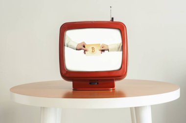 Ekranda finansal konsepti olan klasik TV