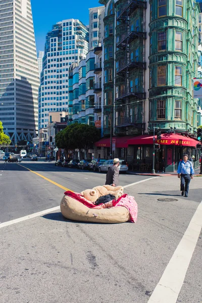 San Francisco şehir merkezi, güneşli bir günde tipik bir bina. Kaliforniya, Usa