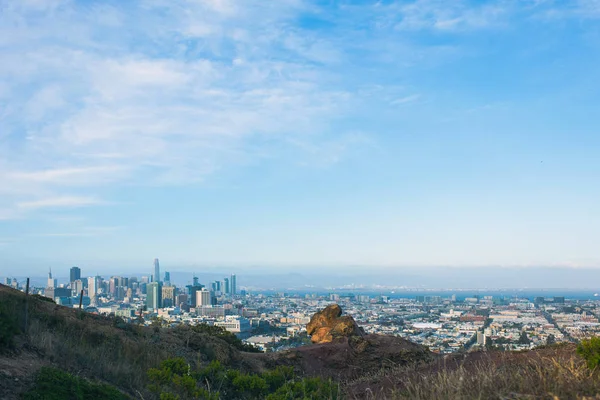 在阳光灿烂的日子里 旧金山的城市景观和市中心的天际线 加利福尼亚 Usa — 图库照片