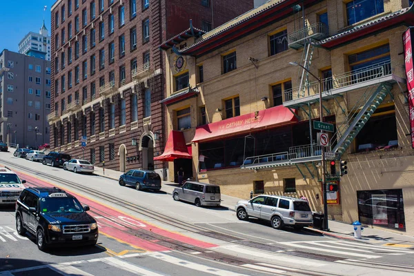 San Francisco şehir merkezi, güneşli bir günde tipik bir bina. Kaliforniya, Usa