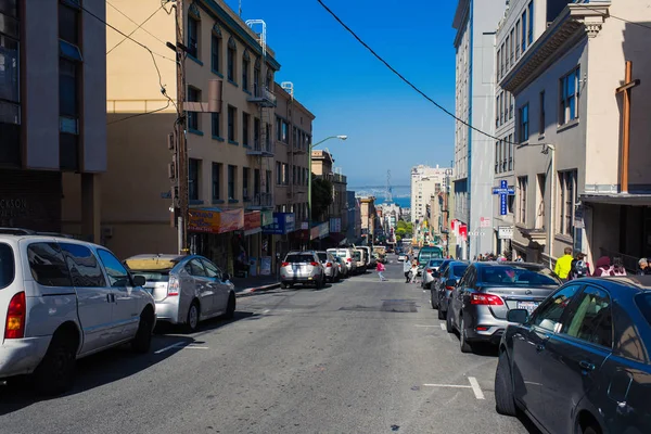 San Francisco şehir merkezi, güneşli bir günde tipik bir bina. Kaliforniya, Usa