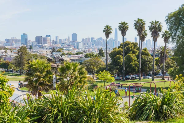 San Francisco Usa Mei 2018 Bezoekers Het Dolores Park San — Stockfoto