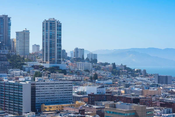 San Francisco şehir merkezi, güneşli bir günde tipik bir bina. Kaliforniya, Usa