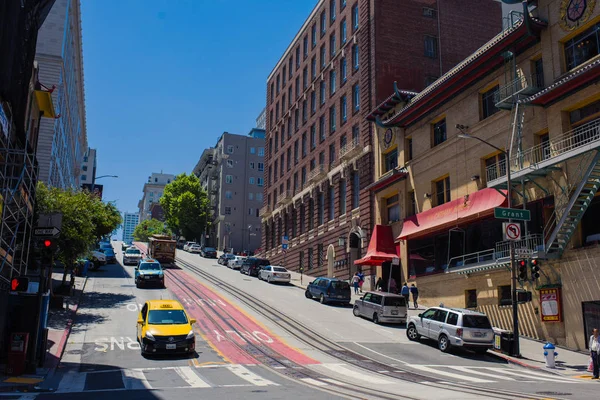 San Francisco şehir merkezi, güneşli bir günde tipik bir bina. Kaliforniya, Usa