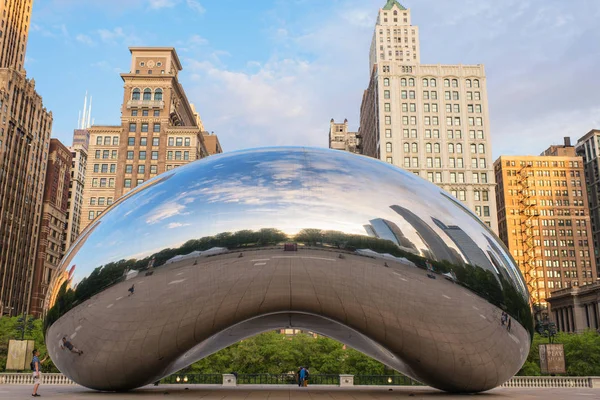 Chicago Eua Maio 2018 Reflexão Dos Edifícios Cidade Uma Superfície — Fotografia de Stock