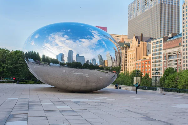 Чикаго Уса Травня 2018 Роздуми Про Міські Будівлі Металевій Поверхні — стокове фото