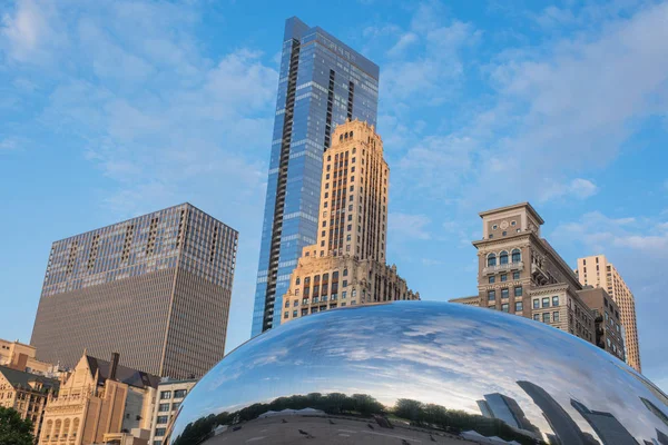 Chicago Eua Maio 2018 Reflexão Dos Edifícios Cidade Uma Superfície — Fotografia de Stock