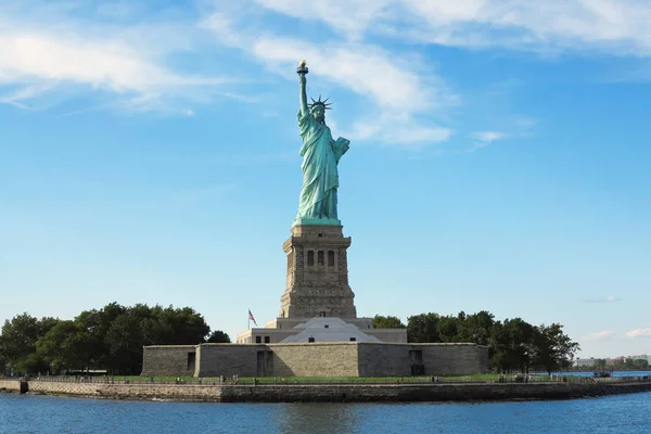 View Statue Liberty Hudson River Sky Background Royalty Free Stock Photos