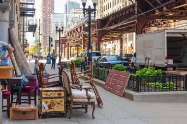 Chicago, Illinois - 19 Mayıs 2018: Chicago şehir merkezindeki eski mobilyalar. Illinois, Usa