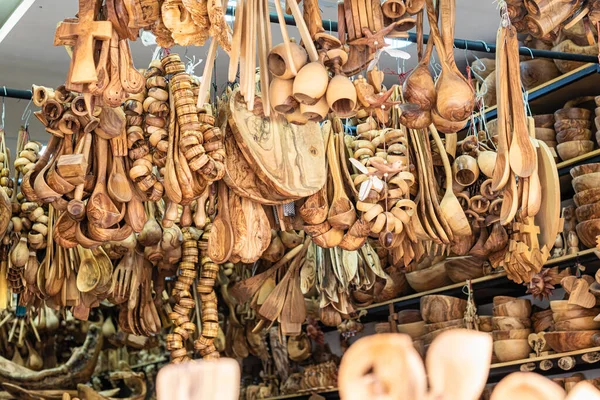 Παραδοσιακά Κρητικά Χειροποίητα Αντικείμενα Κουζίνας Από Ξύλο Ελιάς Κατάστημα Σουβενίρ — Φωτογραφία Αρχείου