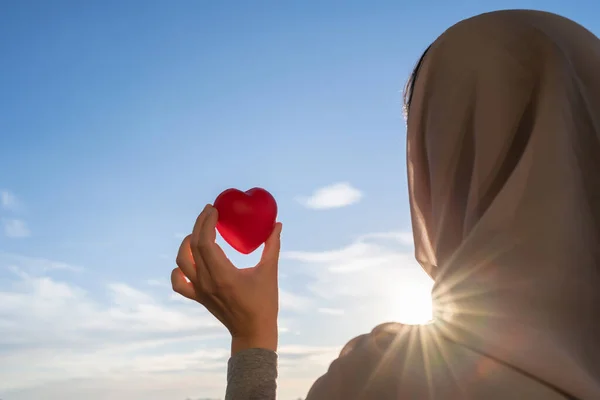 Silhouette Muslim Woman Head Scarf Red Heart Blue Sunset Sky — Stock Photo, Image