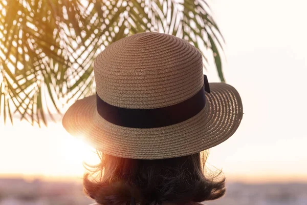 Back View Beautiful Girl Straw Hat Background Sea Branches Palm — Stock Photo, Image