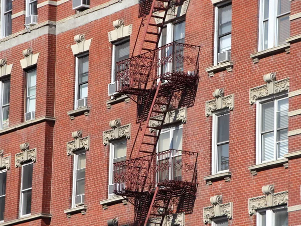 Brandfluchttreppe Vor Hausfassade New York — Stockfoto