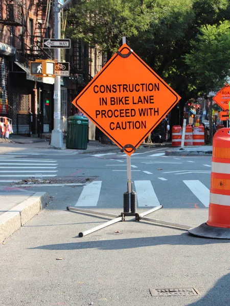 Bike Lane Road Work Señal Advertencia Naranja Manhattan Nueva York — Foto de Stock