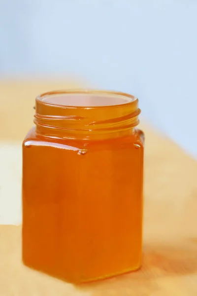 Ein Mit Honig Gefülltes Glas Süßes Essen Nahaufnahme Natürliche Lebensmittel — Stockfoto