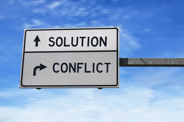 Solution Conflict White Two Street Signs Arrow Metal Pole Directional — Stock Photo, Image