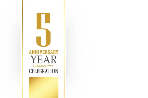 5周年 ミニマルロゴ グリーティングカード 誕生日招待状年サイン 白い背景の金の宇宙ベクトル図 ベクトル — ストックベクタ
