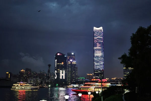 Shanghai by i løpet av natten – stockfoto