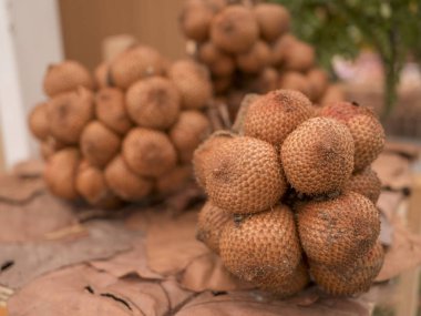 Sala meyve yumuşak odak üzerinde