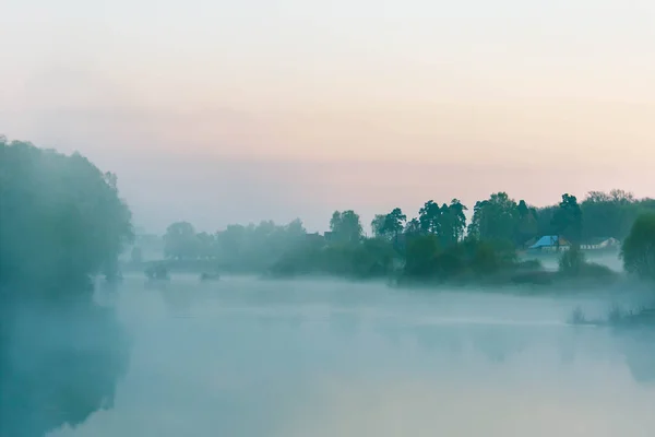 Brouillard Matinal Dense Sur Rivière — Photo