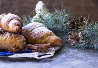 Kruvasanlar manzarayı kapatır