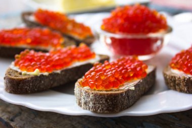 Lezzetli kırmızı havyar manzarası 