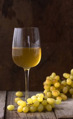 Masada üzümlü beyaz şarap