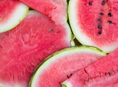 Karpuz yakın doğranmış.