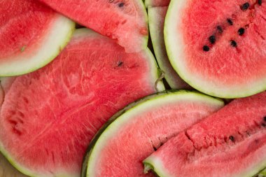 Karpuz yakın doğranmış.