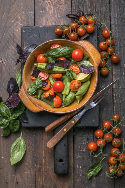 Comida Tradicional Turca Orgânica Saudável Okra Com Tomate Azeite Pronto — Fotografia de Stock