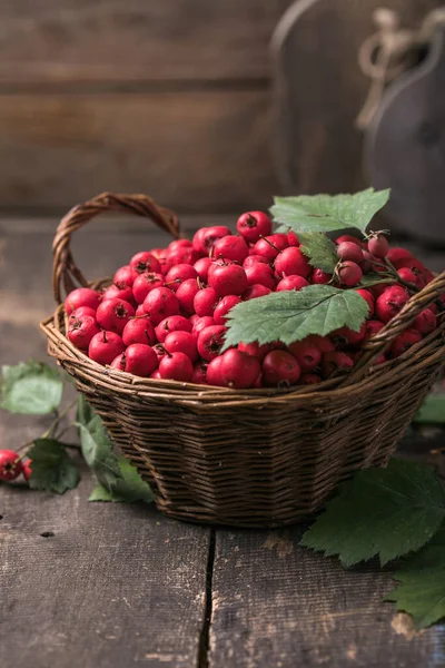 Red Berries Fresh Hawthorn Basket Standing Wooden Table Copy Space — Stock Photo, Image