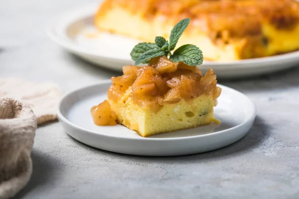 Cazuela Requesón Con Manzanas Canela Concepto Desayuno Saludable Comida Dulce — Foto de Stock