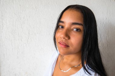 20 yaşındaki güzel Afro-Amerikan kız