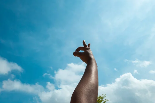 Primo Piano Della Mano Una Persona Che Mostra Gesto Approvazione — Foto Stock