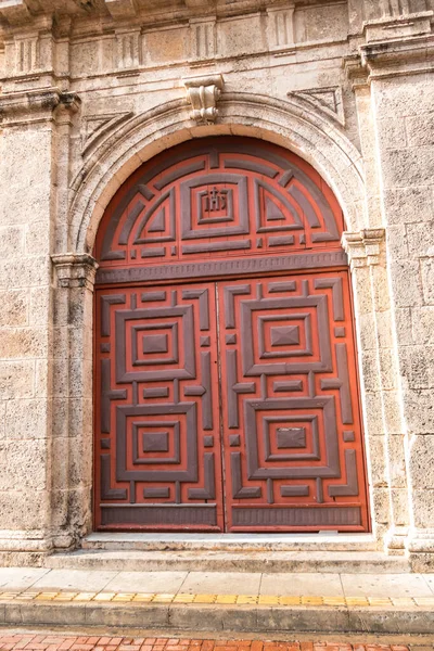哥伦比亚卡塔赫纳的老门 — 图库照片