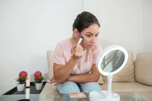 Retrato Chica Sana Atractiva Con Piel Limpia Pura Maquillaje Natural — Foto de Stock