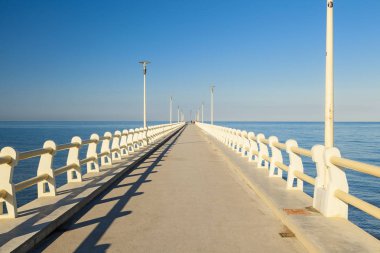 İnanılmaz güçlü dei Marmi rıhtım manzarası