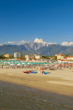 şaşırtıcı marina di pietrasanta plaj manzarası