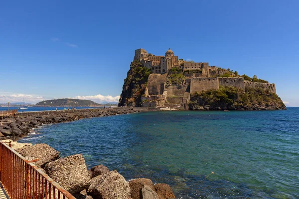 Vue Imprenable Sur Château Aragon Dans Île Ischia — Photo