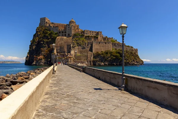 Increíble Vista Del Castillo Aragón Isla Ischia —  Fotos de Stock