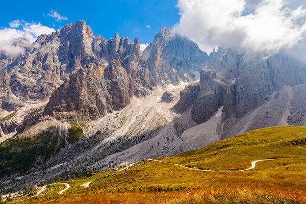 изумительный вид на Сан-Мартино-ди-Кастроцца Палагру