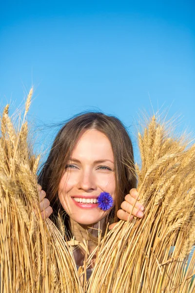 Girl Wheat Field — Stock Photo, Image