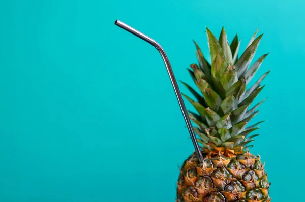 Fond Fête Été Avec Jus Ananas Avec Une Paille Sur — Photo